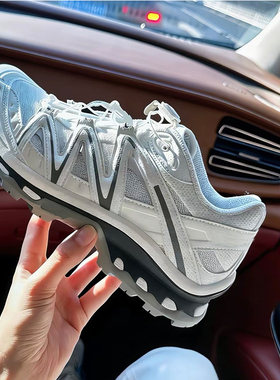 XT-Quest户外运动徒步鞋情侣款春季2026新款休闲防滑轻便登山鞋潮