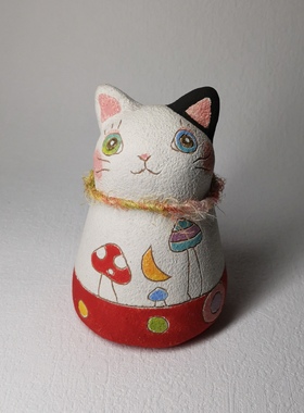日本纯手工全新陶制猫咪 月鱼 卡通客厅装饰桌面摆件内部带铃铛