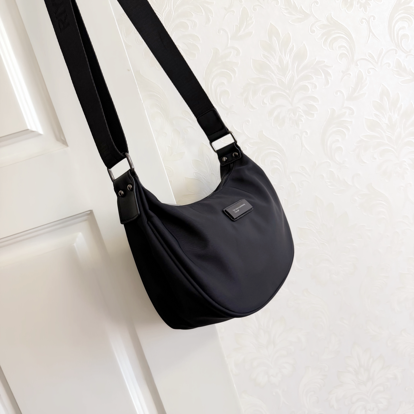 2026新款时尚百搭单肩斜挎包高级感防水牛津布休闲大容量轻便女包