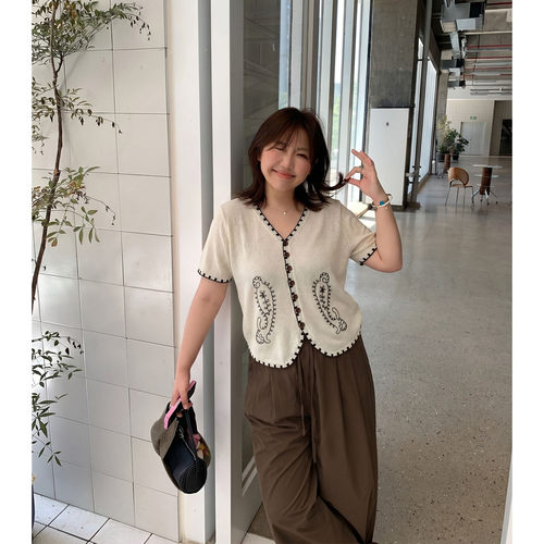 Q了个T大码女装微胖mm撞色V领针织冰丝夏季t恤宽松遮肉巨好看上衣