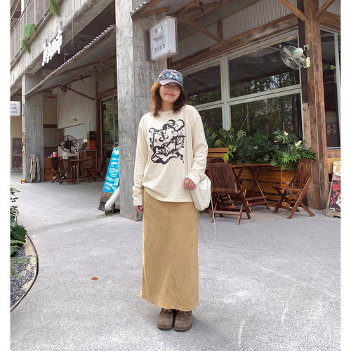 Q了个T大码女装微胖mm小熊印花长袖+卡其垂感半身裙