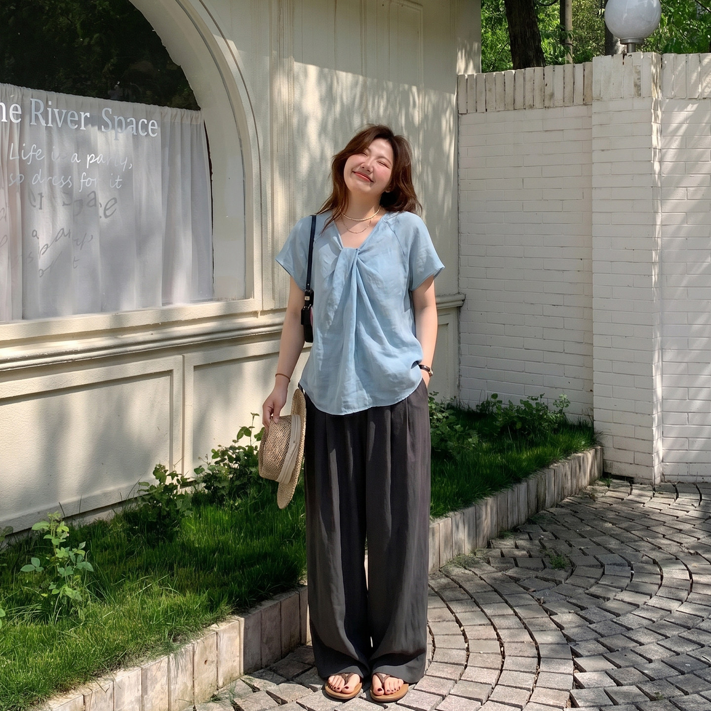 Q了个T大码女装微胖mm天蓝色苎麻设计感巨好看绝美显瘦漂亮上衣
