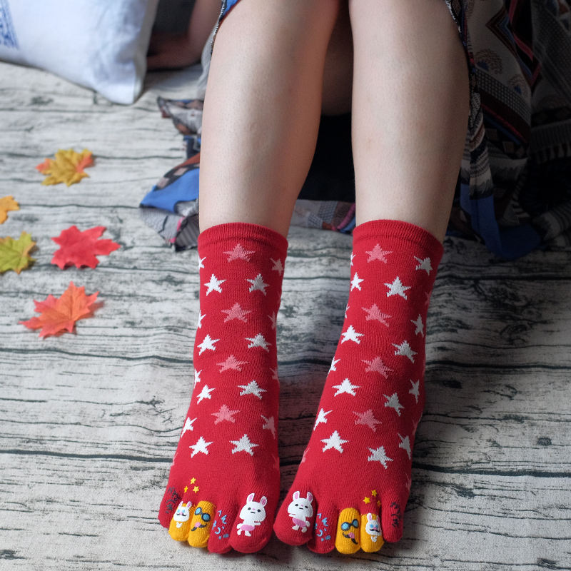 女卡通纯棉中筒五指袜