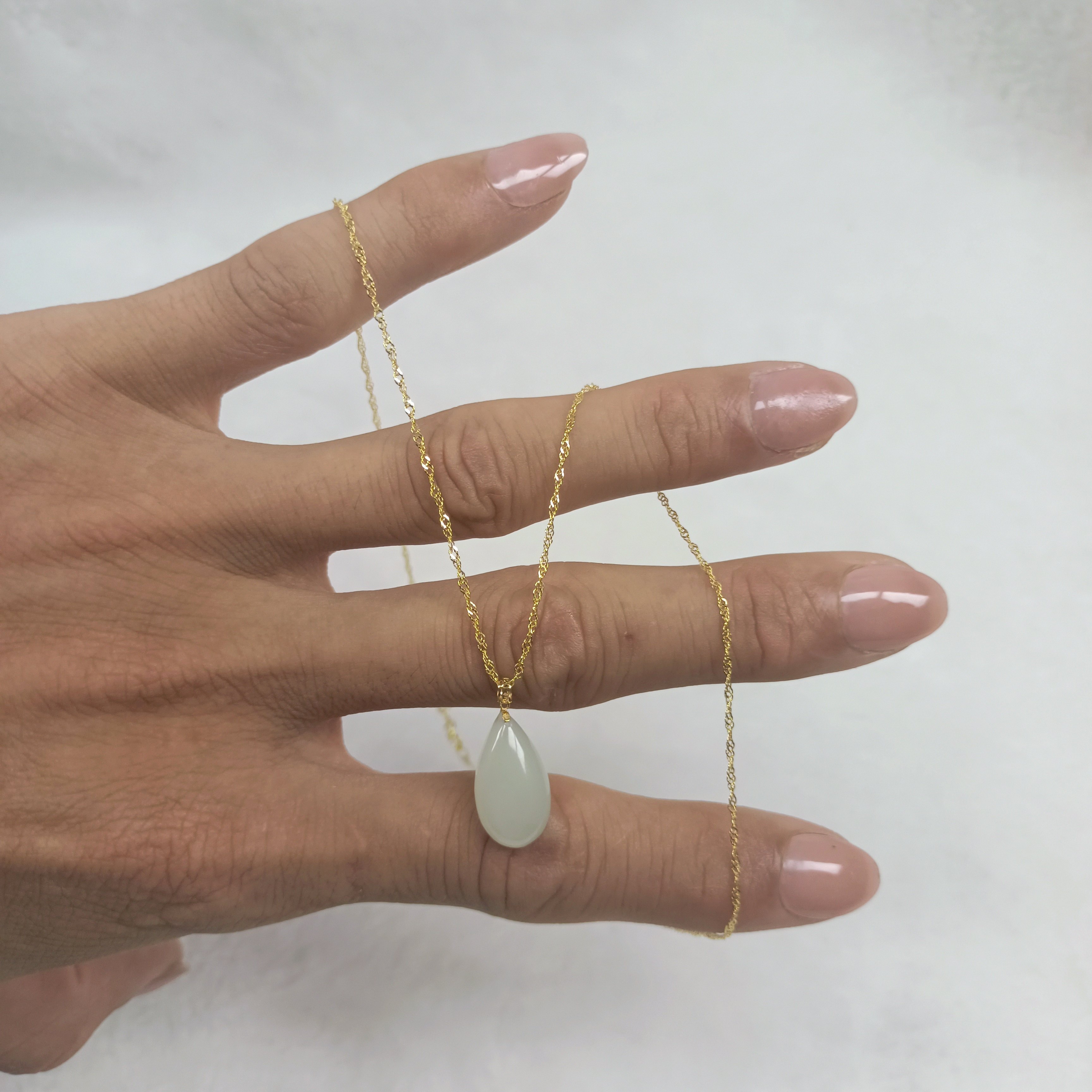 和田玉吊坠女水滴形18K金镶扣头晴水料玉挂坠挂件项链永久 不掉色