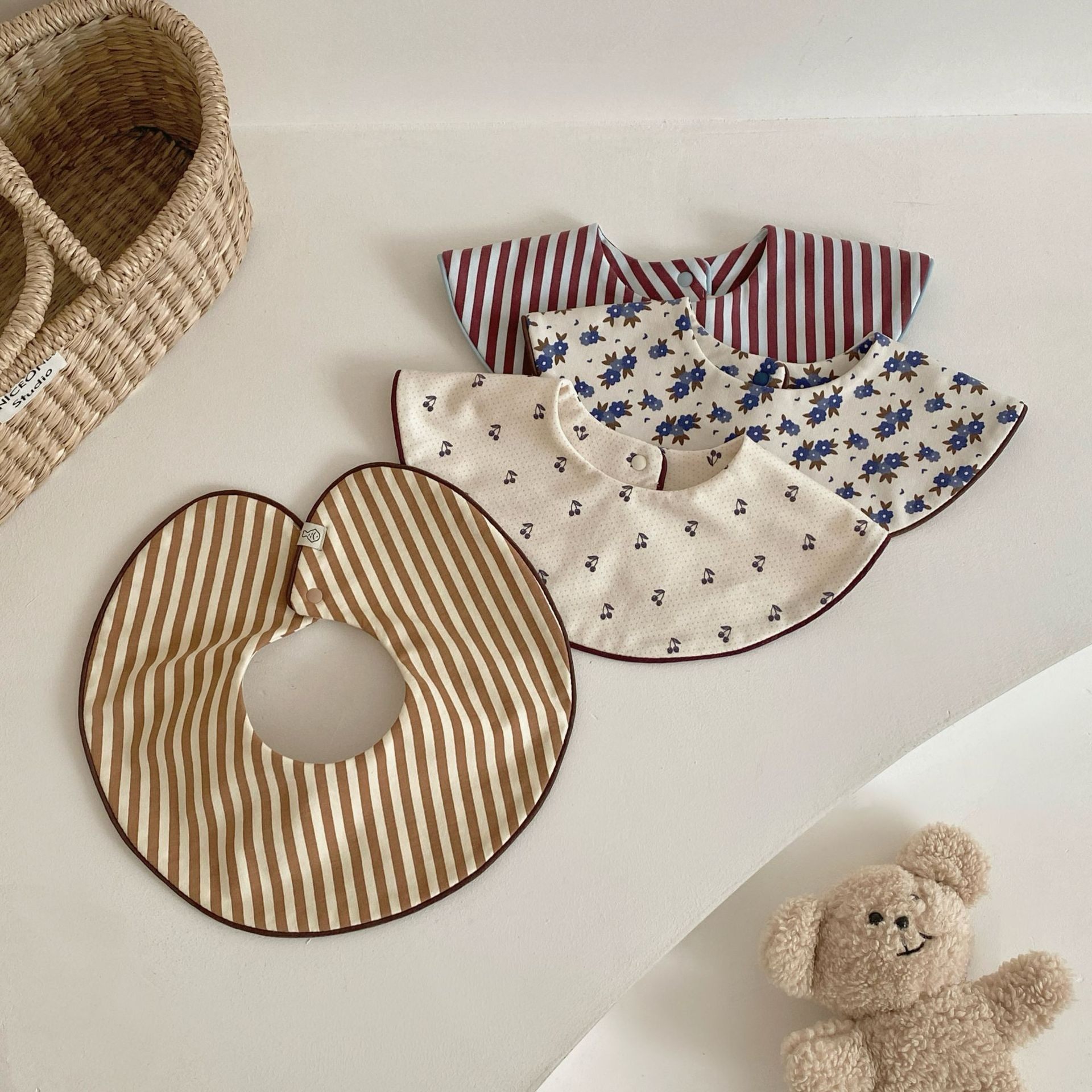 ins风韩系宝宝围嘴纯棉A类滚边款婴儿口水巾吸水男女宝宝双面围兜,婴童用品,口水巾,淘宝优惠券,粉丝福利购,淘宝优惠卷