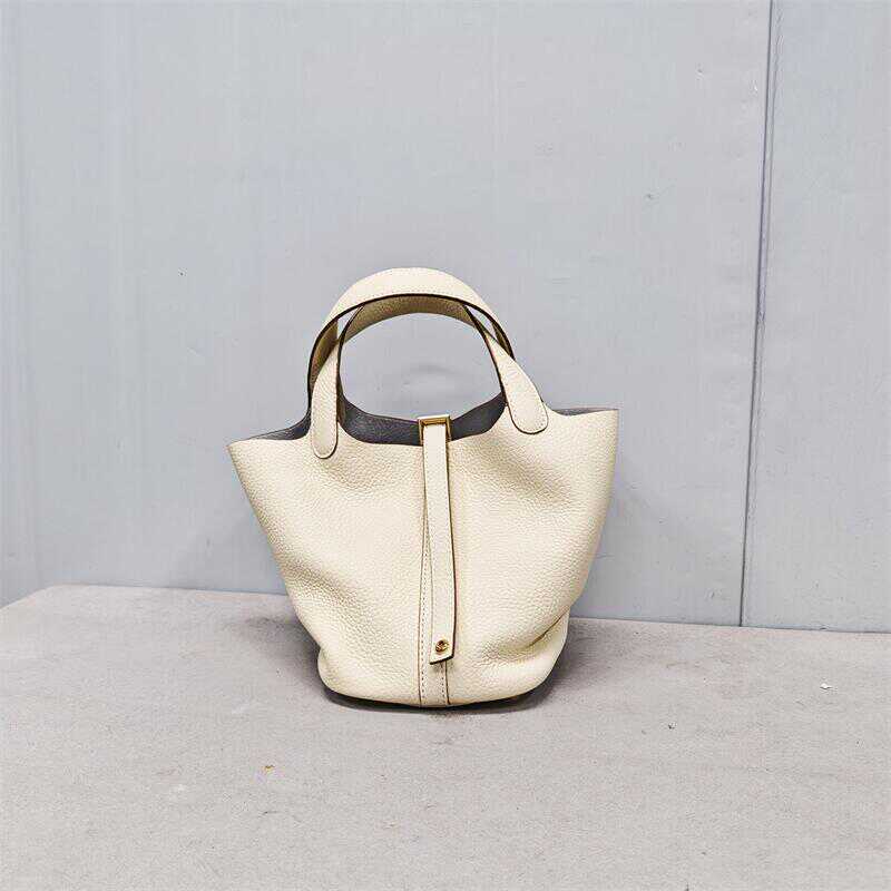 2024新款手提头层牛皮水桶女包包