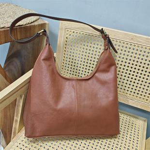 进口头层牛皮新月妈妈真皮腋下女包复古秋冬百搭专柜品牌简约大包