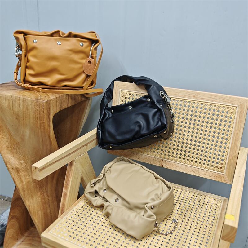 女2025新款真皮软皮斜挎女士包