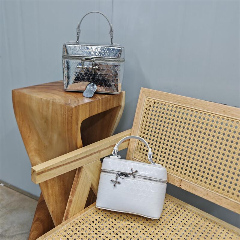 真皮清货特价库存盒子斜挎女包