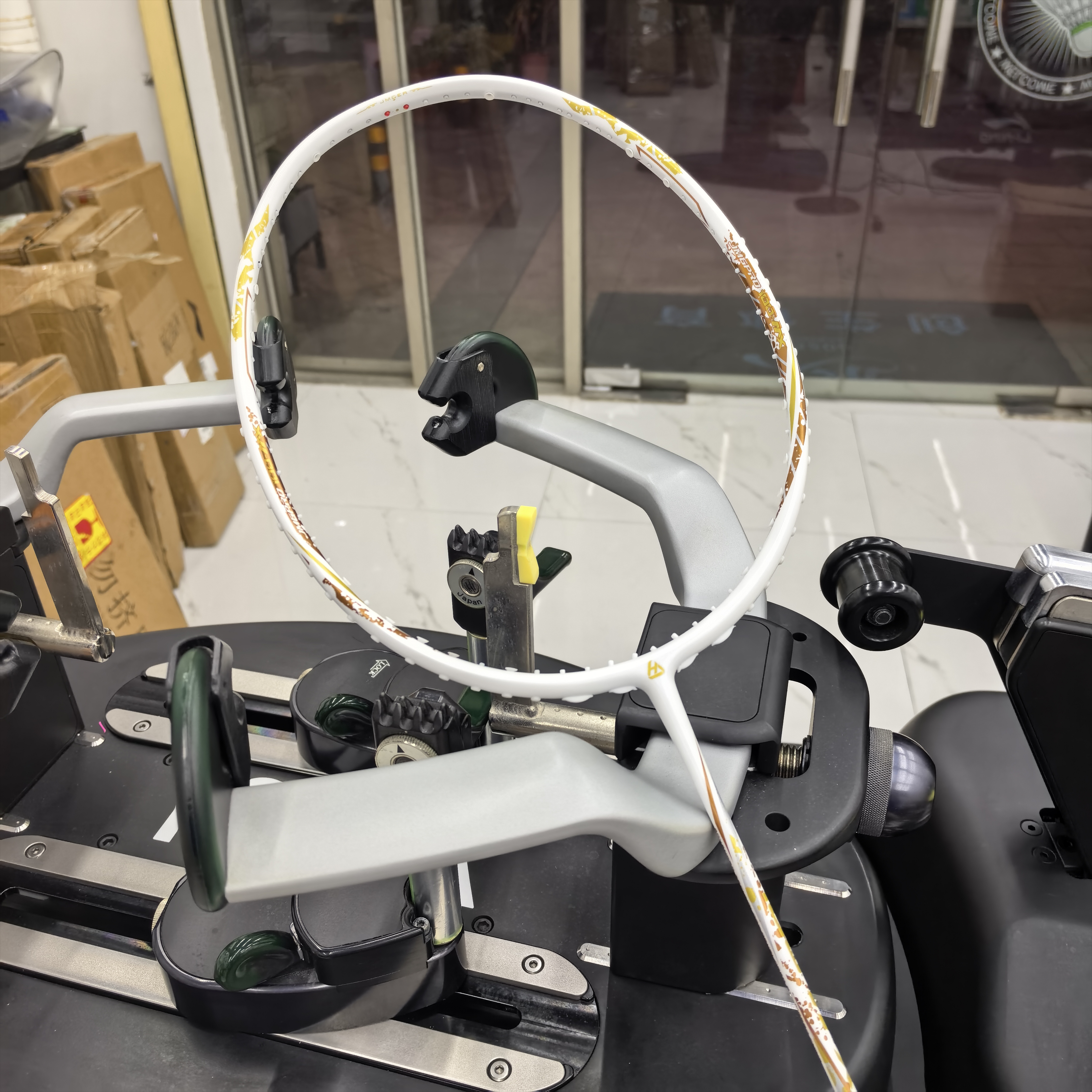 创生体育】JMGPRO击破 100MX白金5.8中杆速度高端碳纤维羽毛球拍