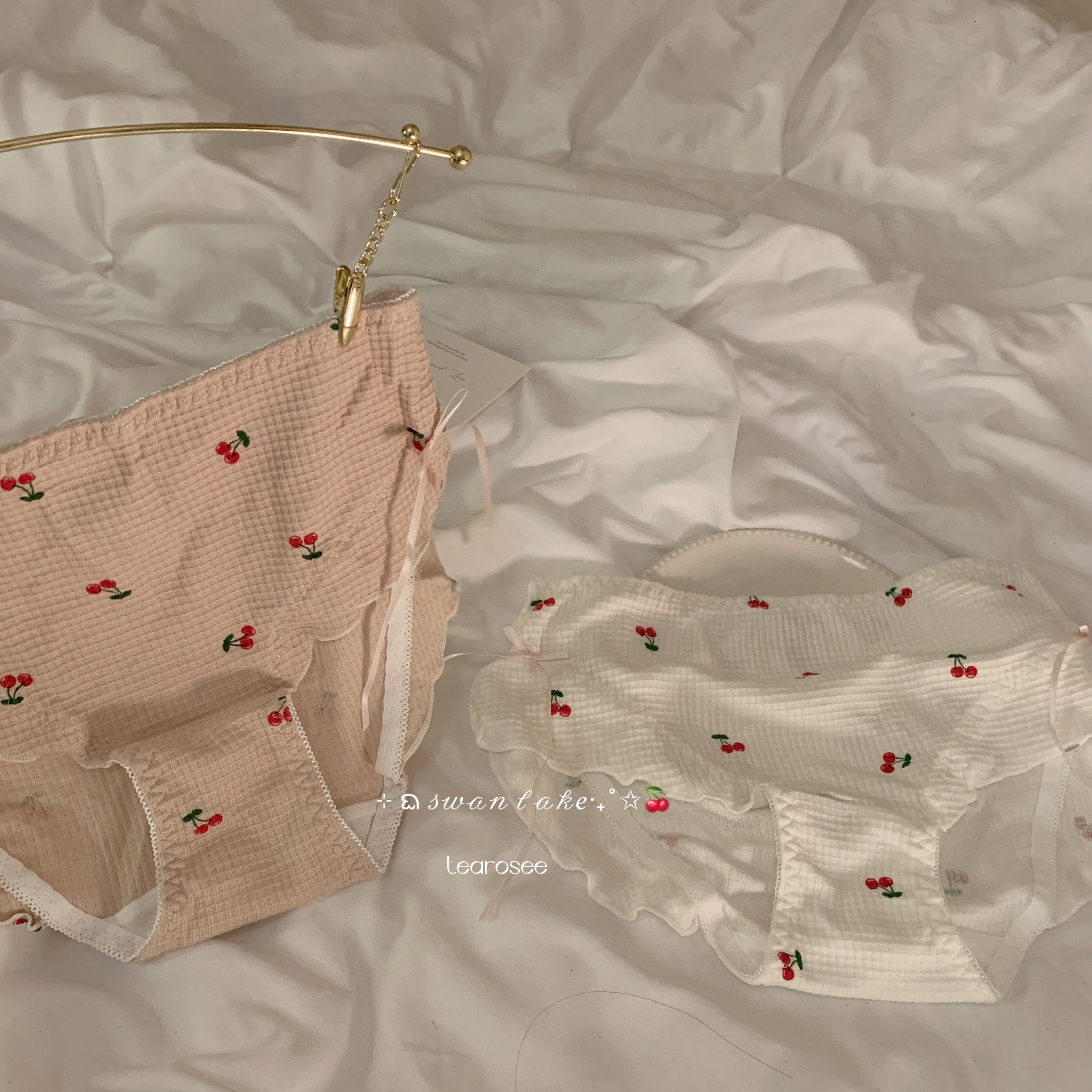 tearosee 小樱桃 日系复古小碎花少女内裤木耳边棉中低腰三角裤