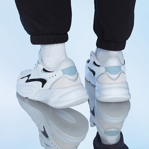 Adidas/阿迪达斯男女运动休闲鞋