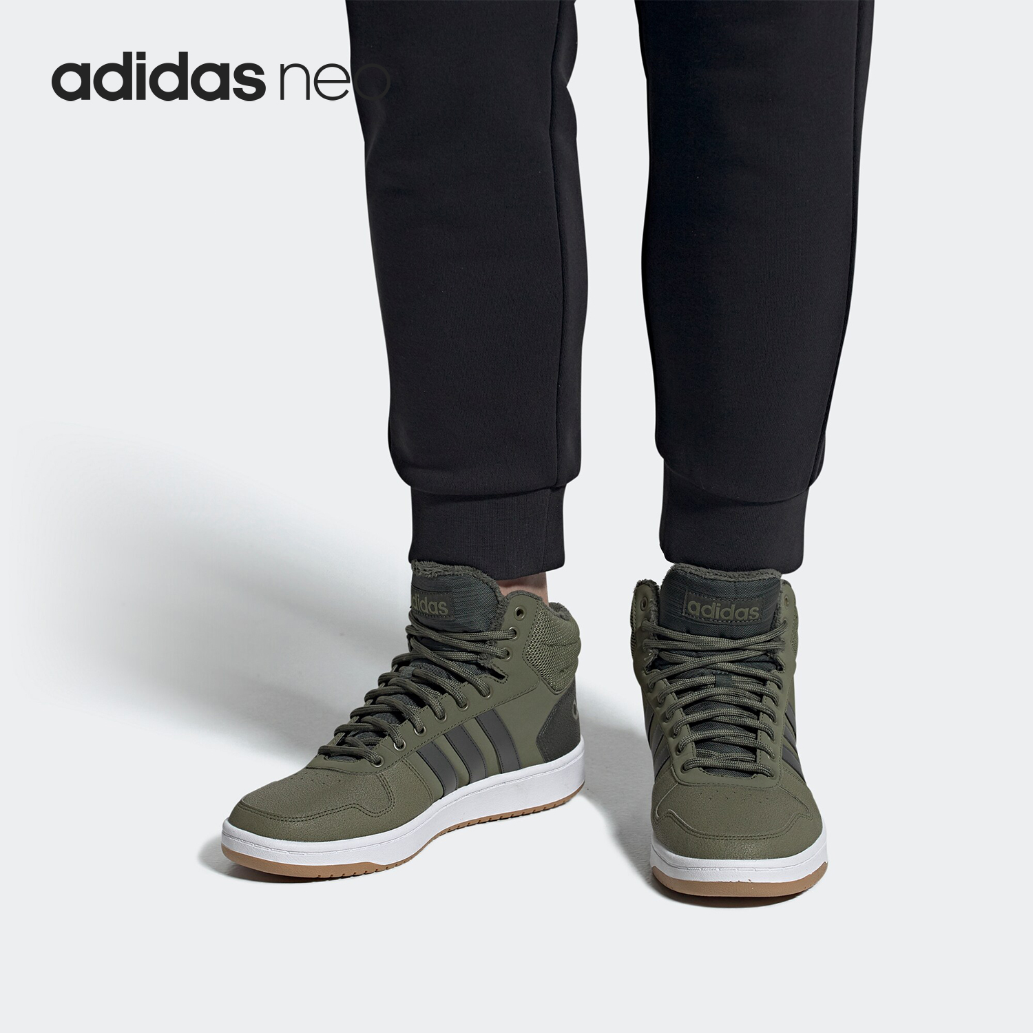 阿迪达斯冬季新款耐磨高帮板鞋