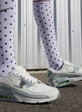 Nike/耐克正品Air Max 90女士低帮气垫减震耐磨跑步鞋FN6948-100