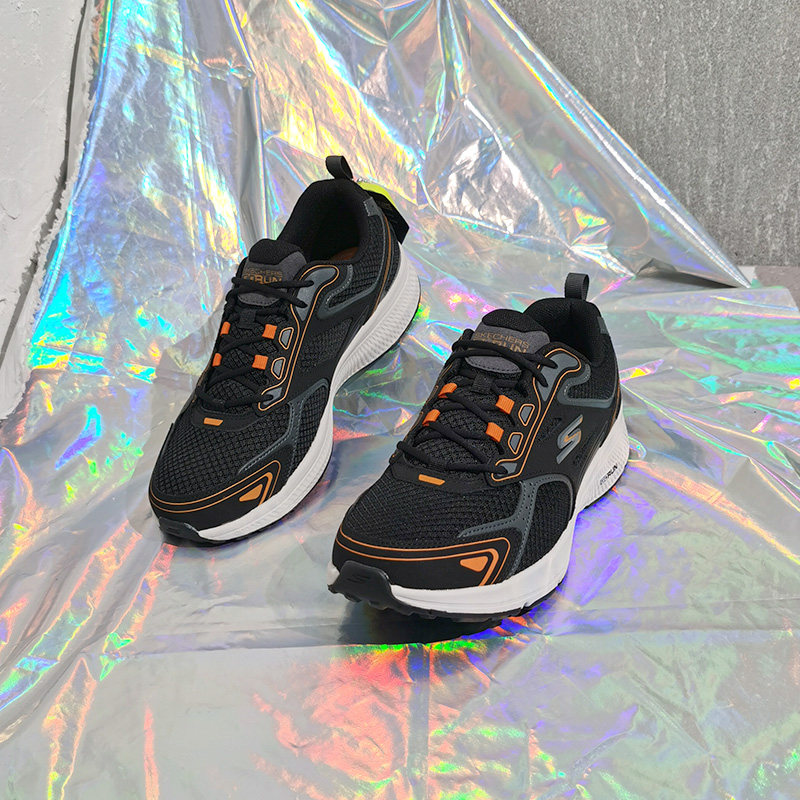 斯凯奇男子运动轻便跑步鞋