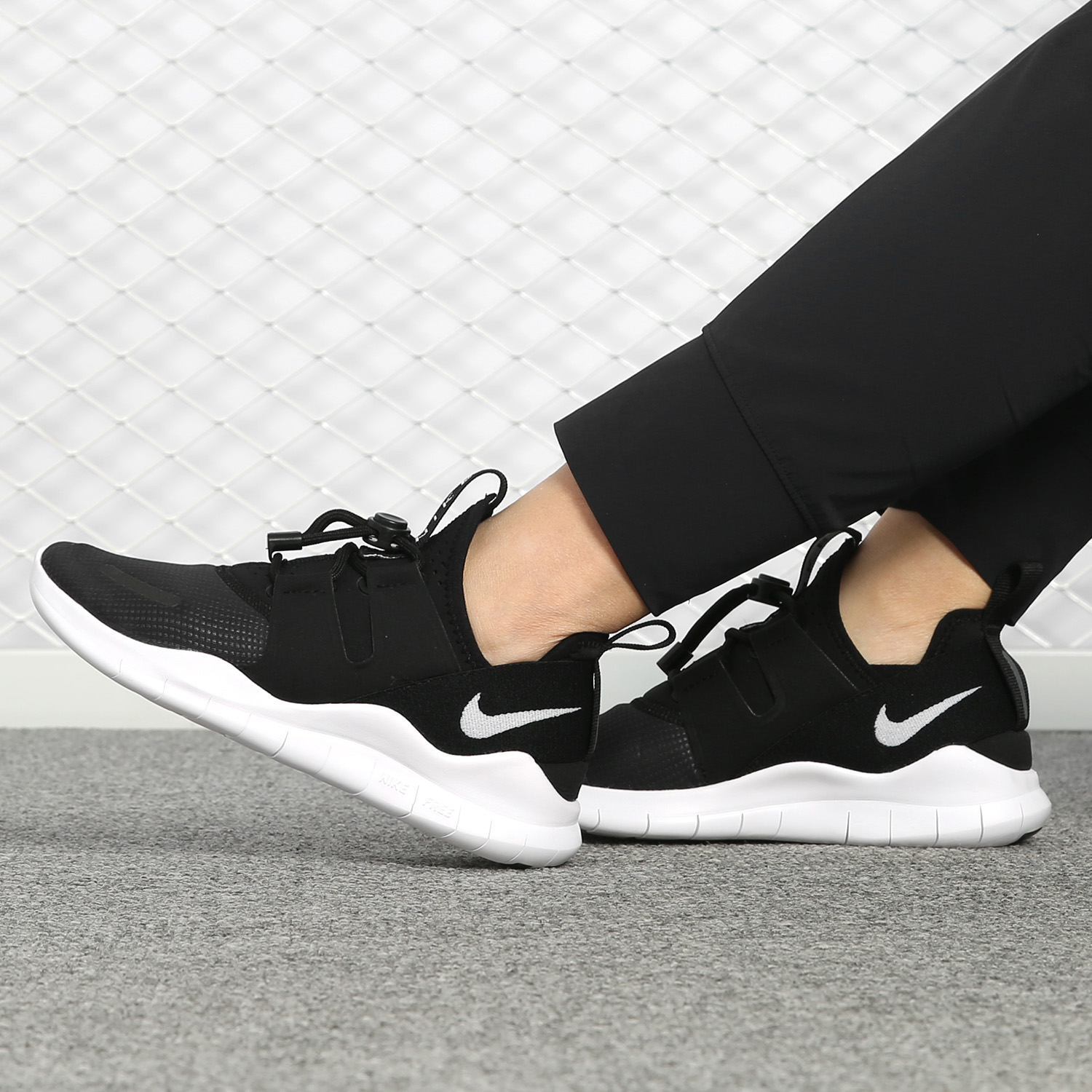 Nike/耐克正品 FREE 当季女子新款轻便透气休闲运动跑步鞋 AA1621