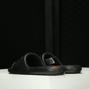 CN9675 男女户外休闲沙滩游泳凉拖一字拖鞋 002 耐克正品 Nike