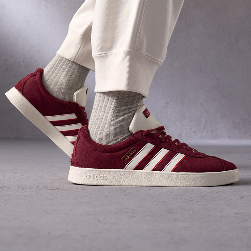 男子低帮透气休闲运动板鞋