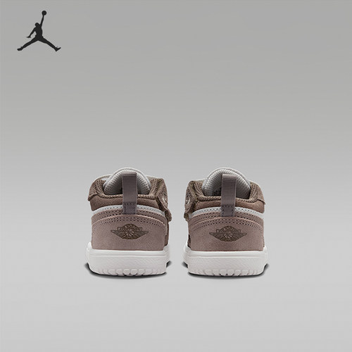 Nike/耐克正品Jordan 1婴童运动轻便透气复古休闲鞋DR9747-026
