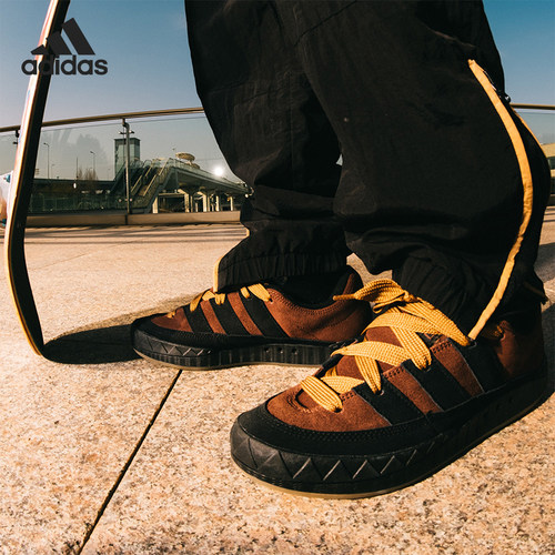 阿迪达斯女子舒适运动休闲板鞋