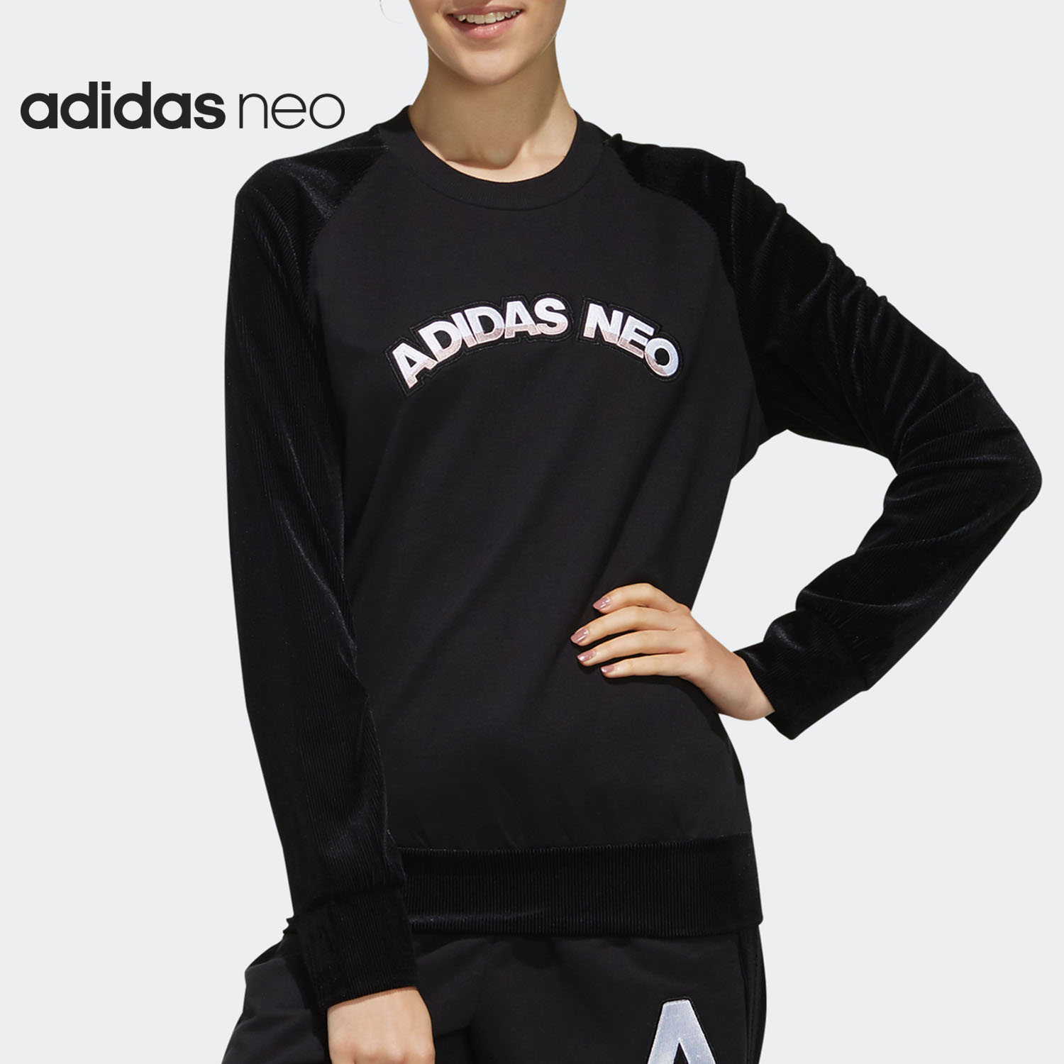 Adidas/阿迪达斯女子圆领卫衣