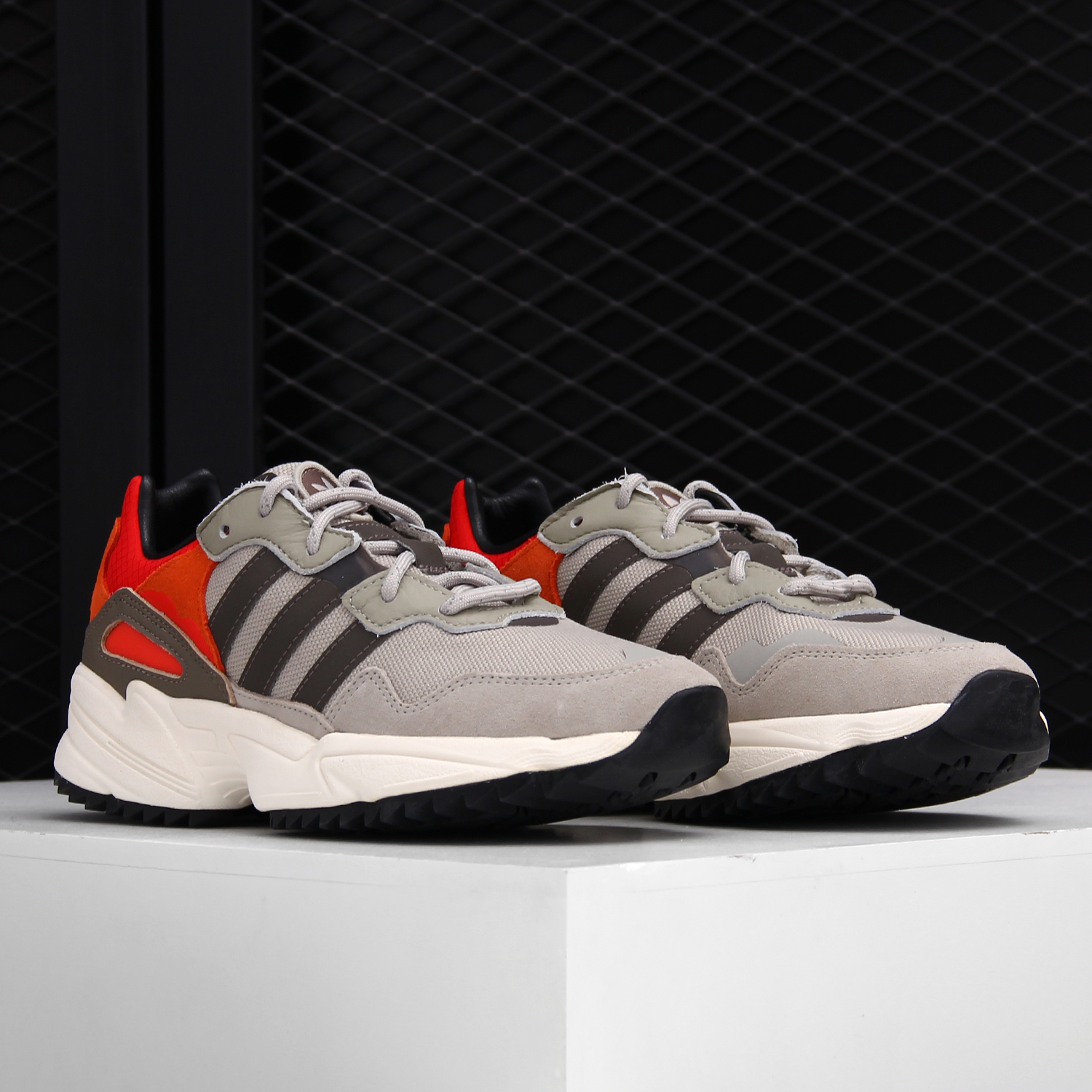 休闲鞋Adidas/阿迪达斯