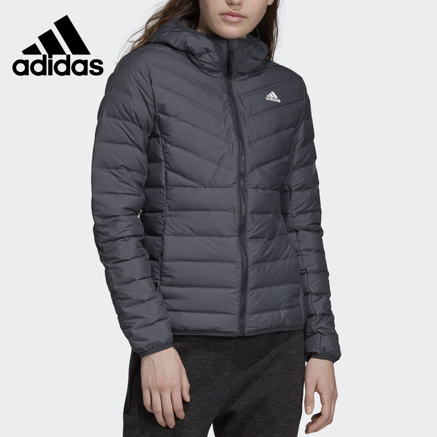 Adidas/阿迪达斯正品冬季新款女子保暖连帽运动羽绒服 DZ1520
