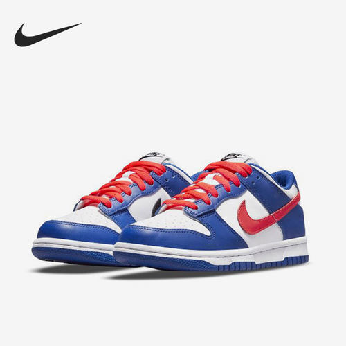 耐克女子低帮运动板鞋