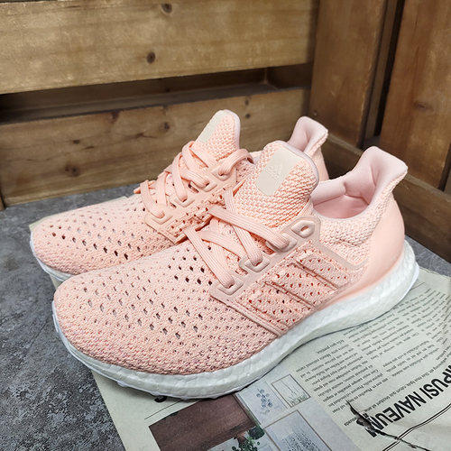 阿迪达斯UltraBoost男女跑步鞋