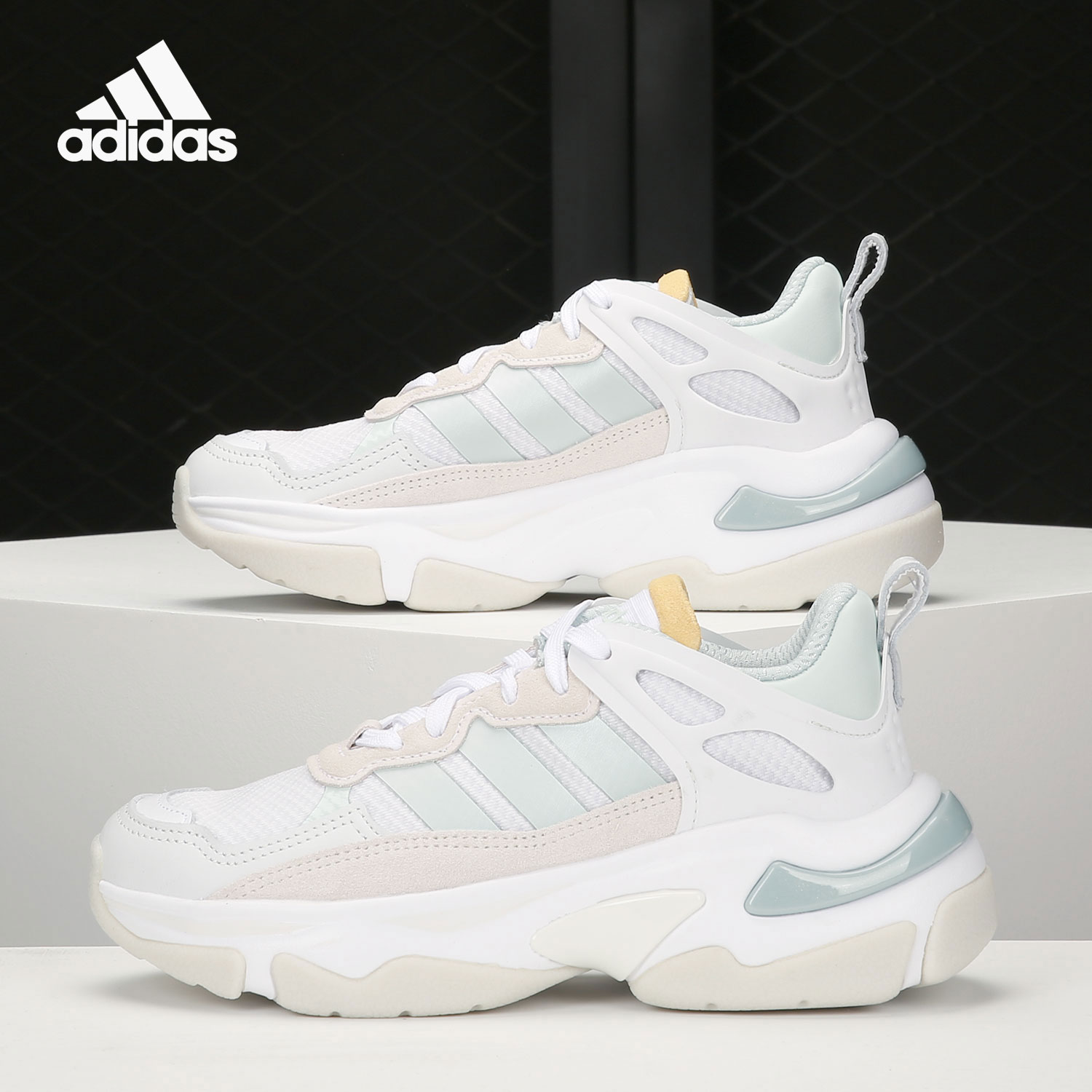 阿迪达斯正品女子休闲鞋