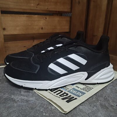 阿迪达斯男女舒适透气运动跑步鞋