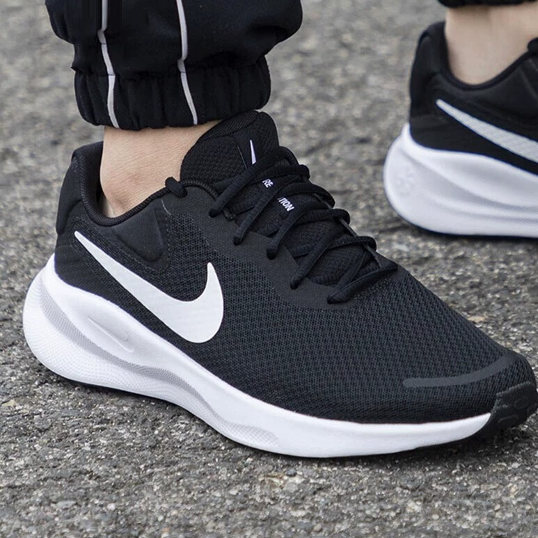 NIKE耐克男鞋低帮网面跑步运动鞋