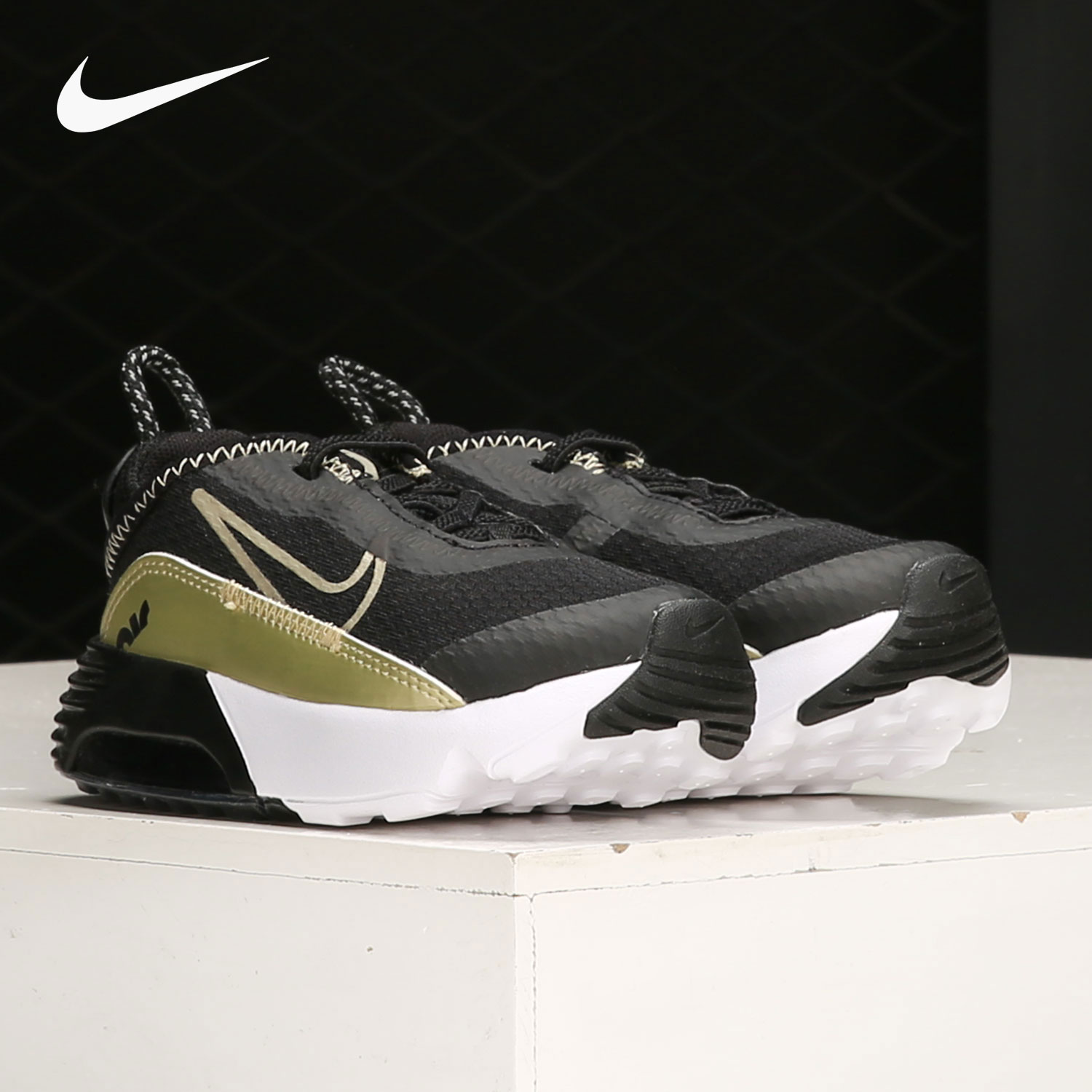 耐克小童透气运动休闲鞋