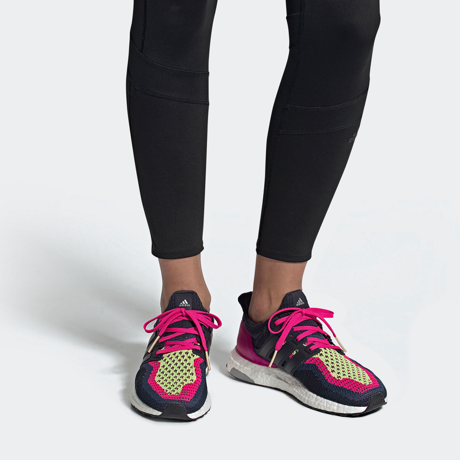 Adidas/阿迪达斯正品新款女子ULTRABOOST透气跑步鞋 AF5143 - 实物图