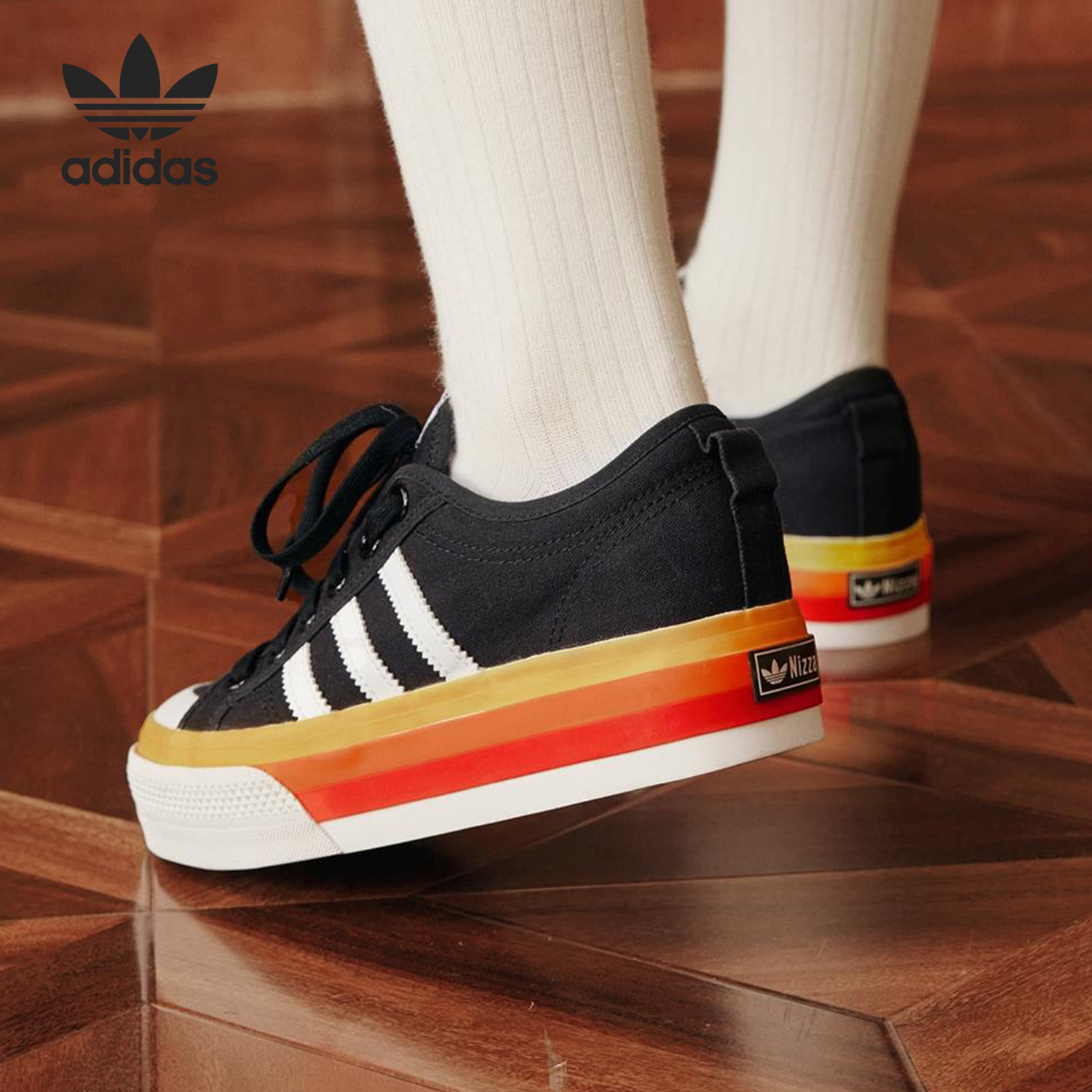 Adidas/阿迪达斯正品三叶草男女轻便透气系带厚底板鞋JQ9147