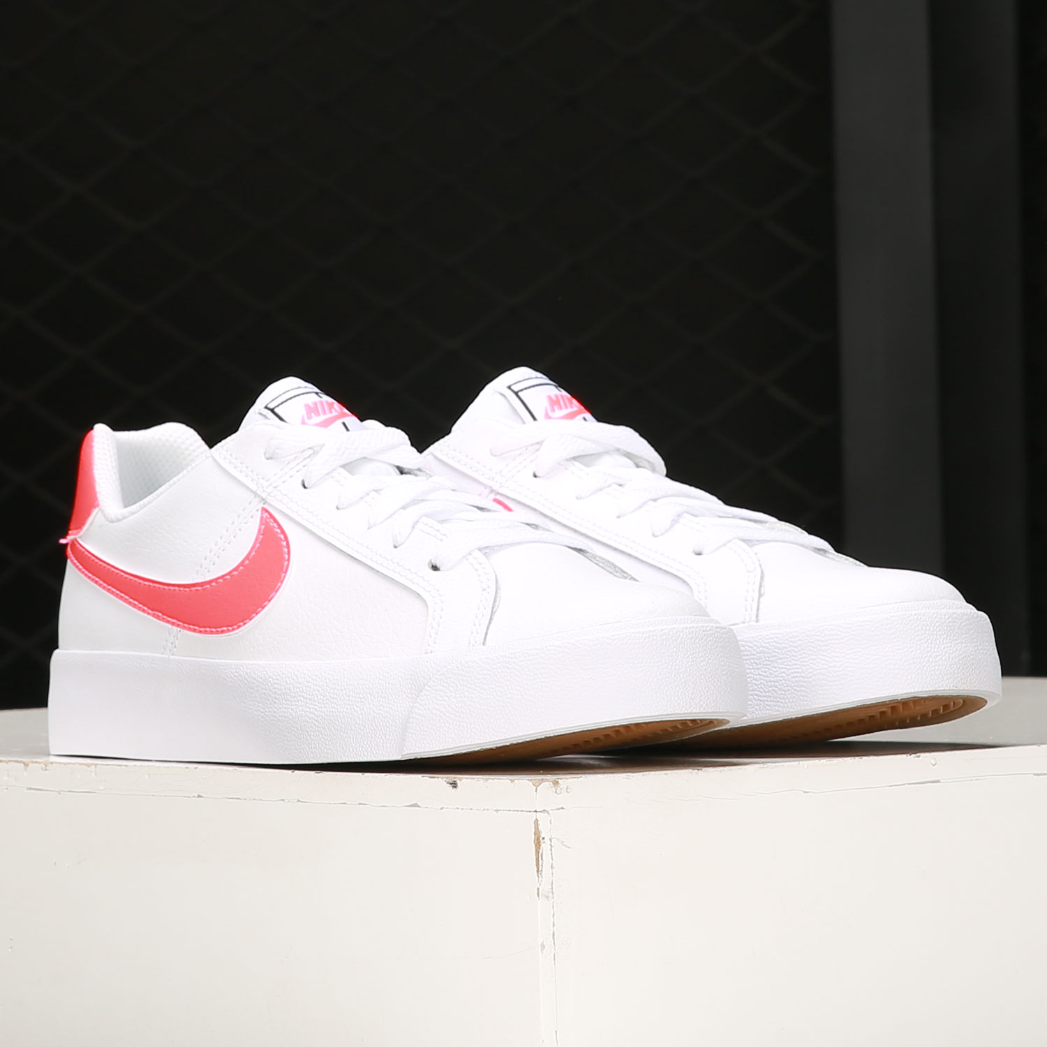 女子时尚休闲板鞋Nike/耐克