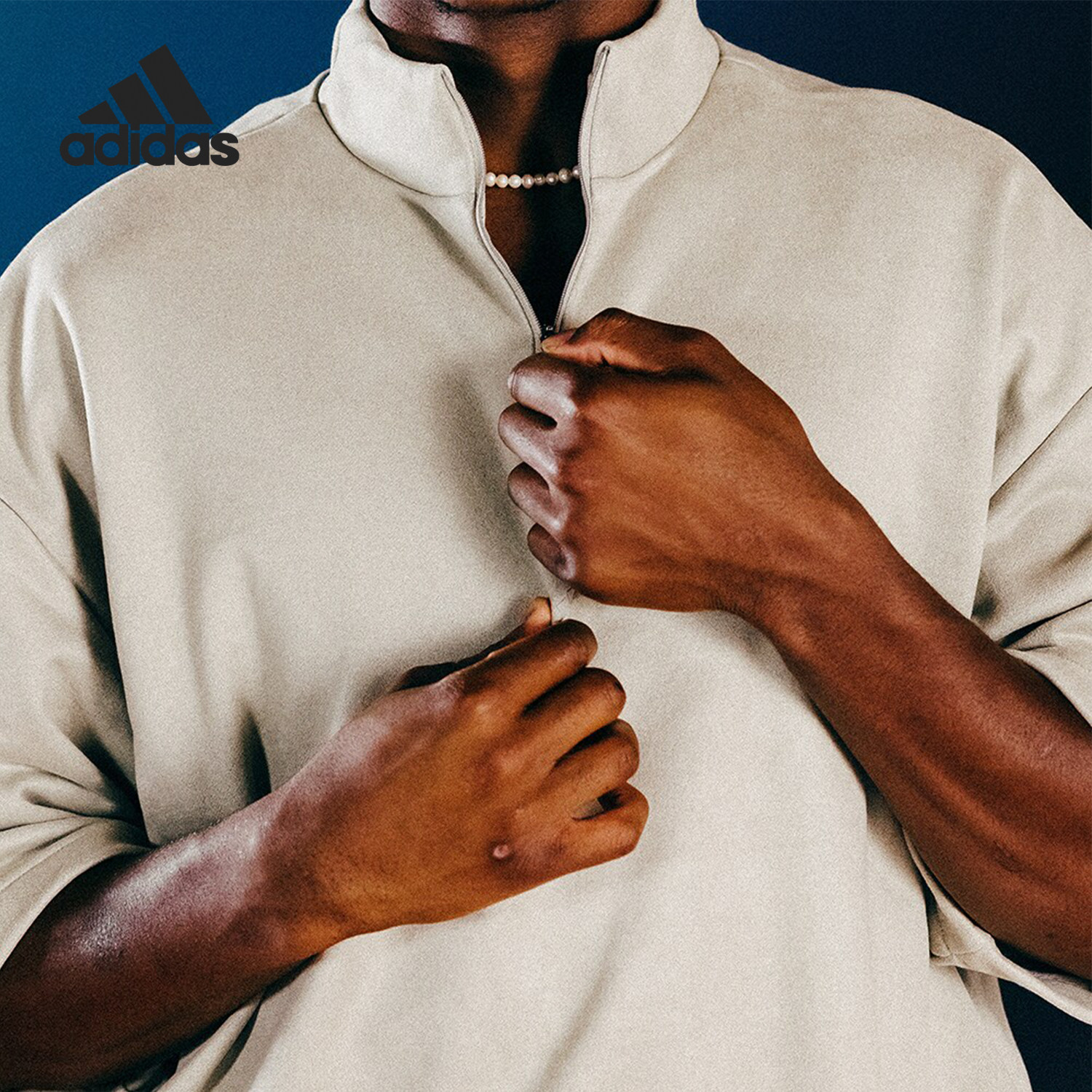 Adidas/阿迪达斯官方正品秋季新款男女半拉链立领短袖卫衣IN7712 - 实物图