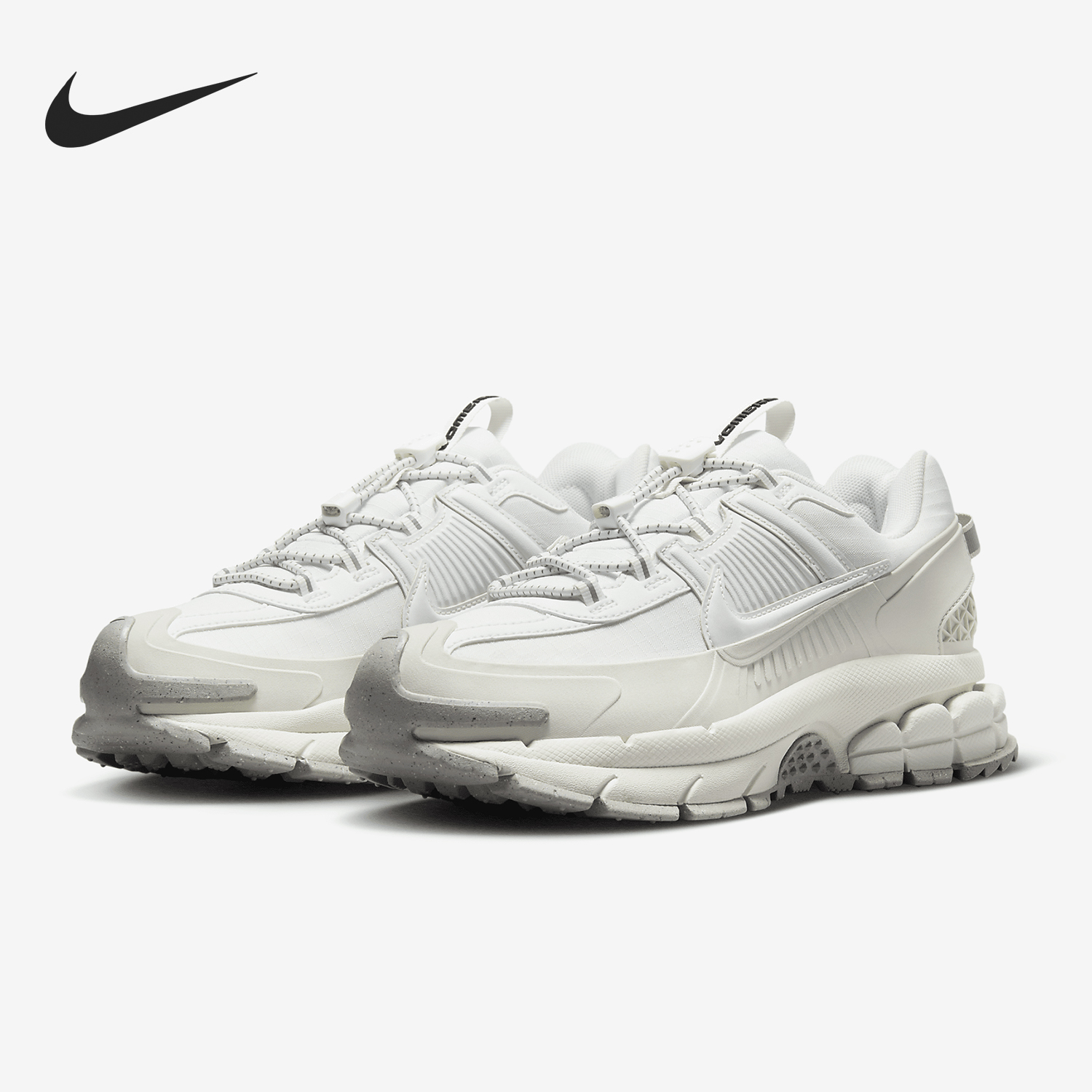 耐克女士时尚厚底跑步鞋