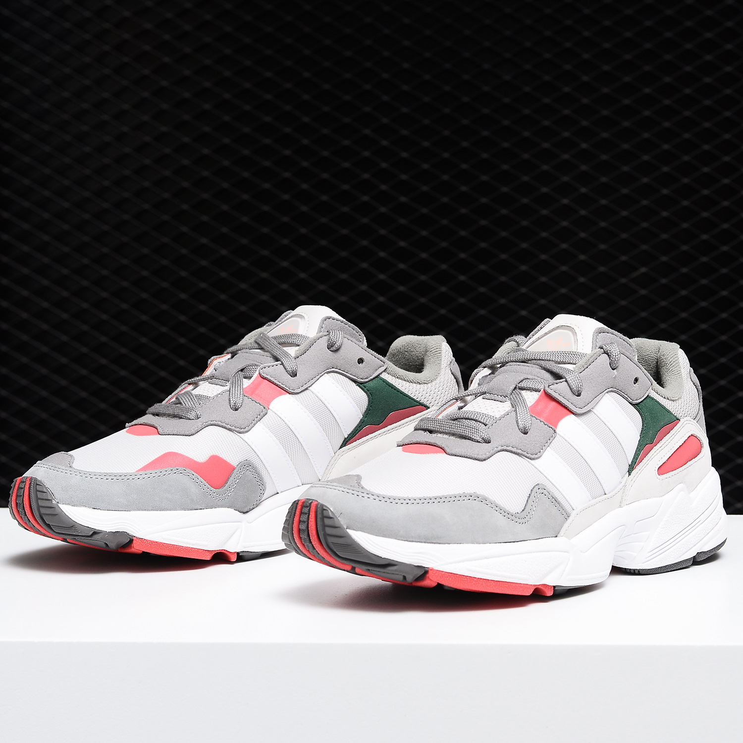 阿迪达斯男女缓震轻便休闲鞋