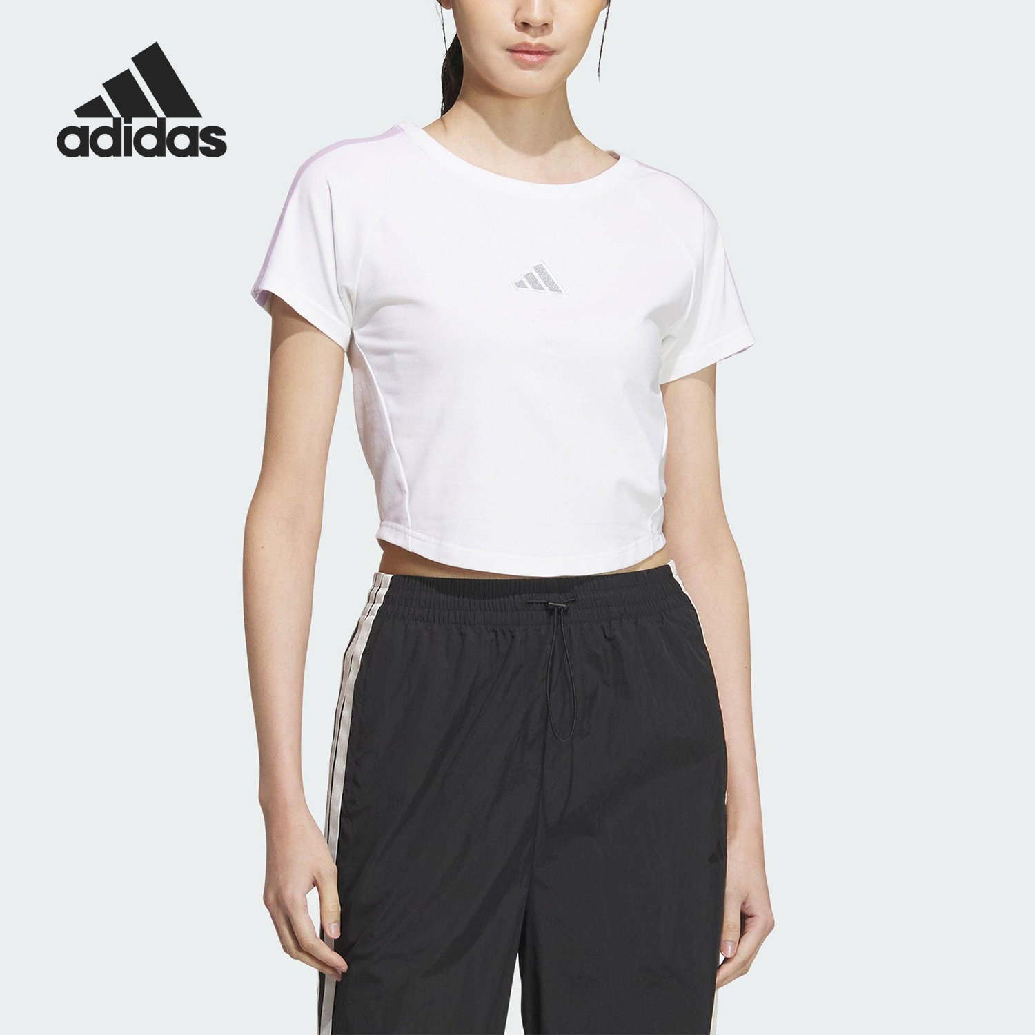 阿迪达斯女士透气显腰线短袖