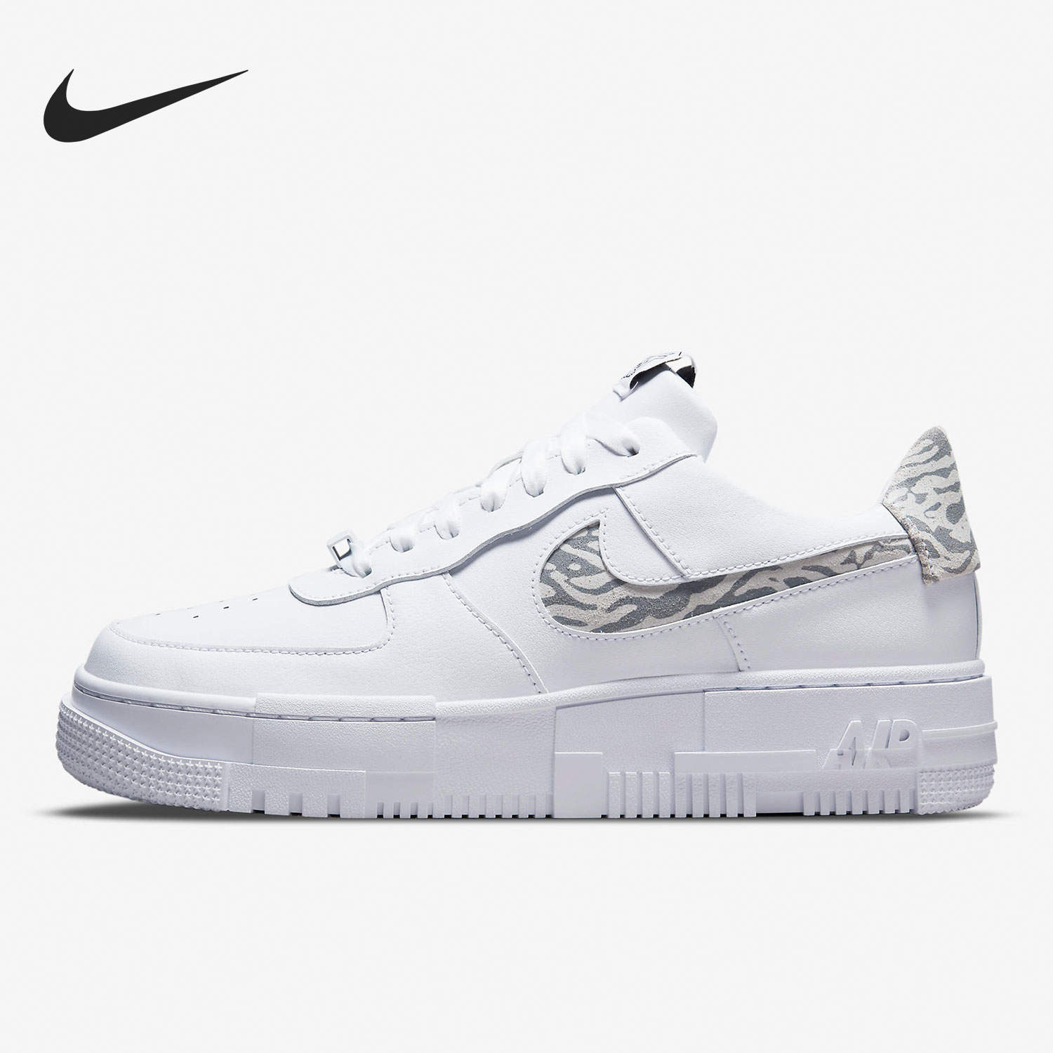 Nike/耐克正品Air Force 1女士低帮轻便休闲板鞋DH9632-100