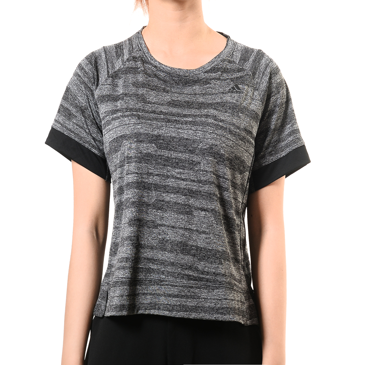 阿迪达斯女士训练短袖T恤