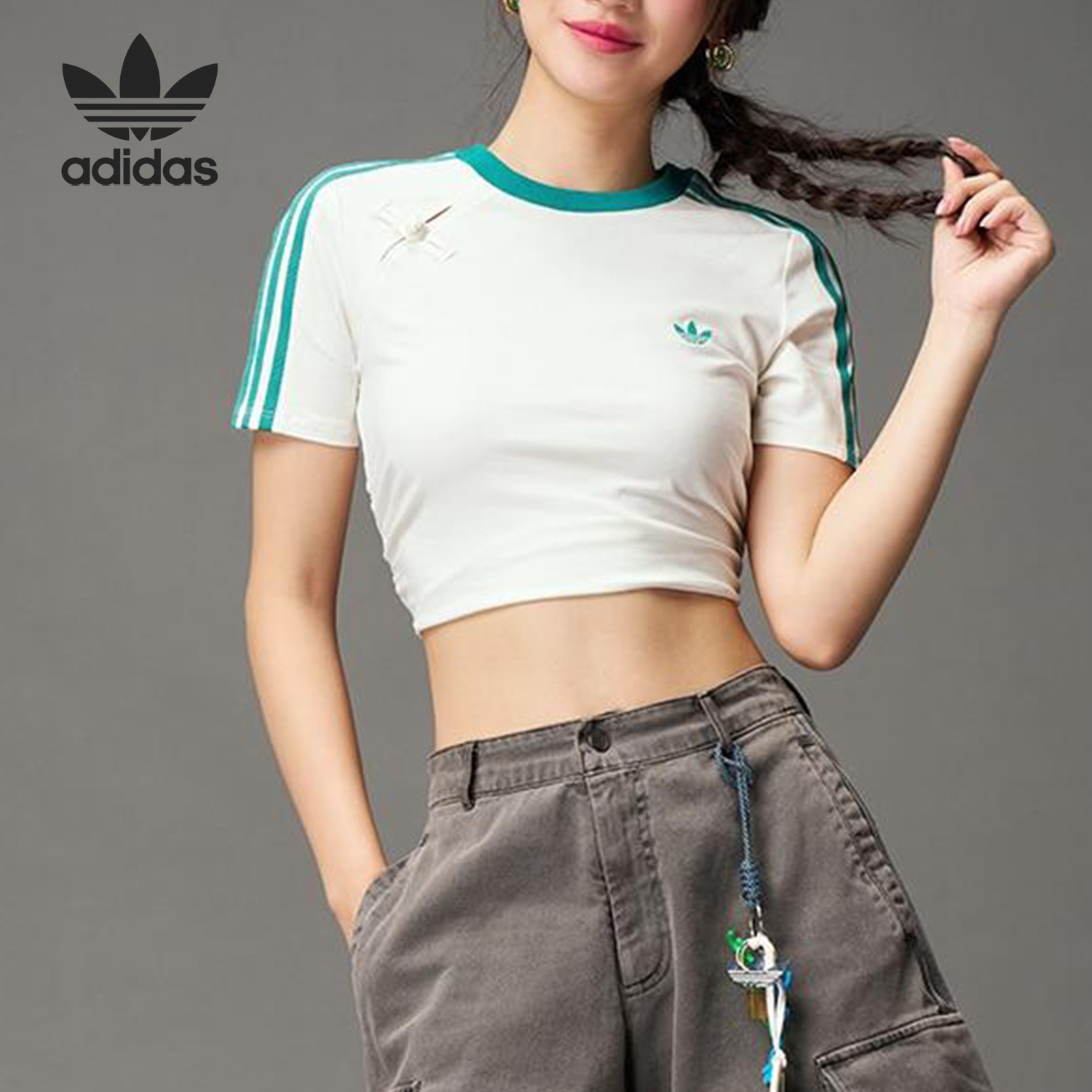 阿迪达斯女士露脐针织短款短袖