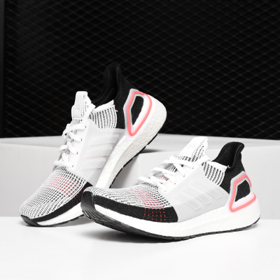 阿迪达斯ULTRABOOST男女跑步鞋