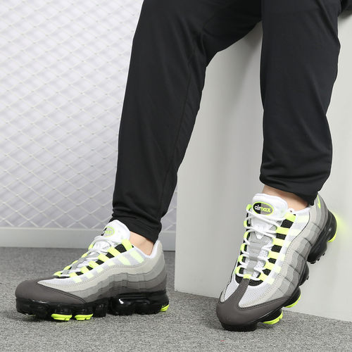 耐克AirVaporMax95跑步鞋男子