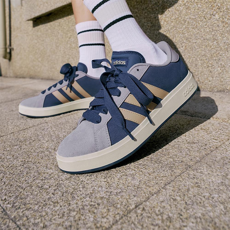 Adidas/阿迪达斯正品新款男女同款复古经典时尚休闲板鞋KK1405