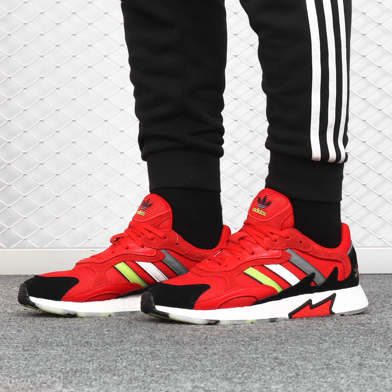 阿迪达斯男女缓震运动鞋