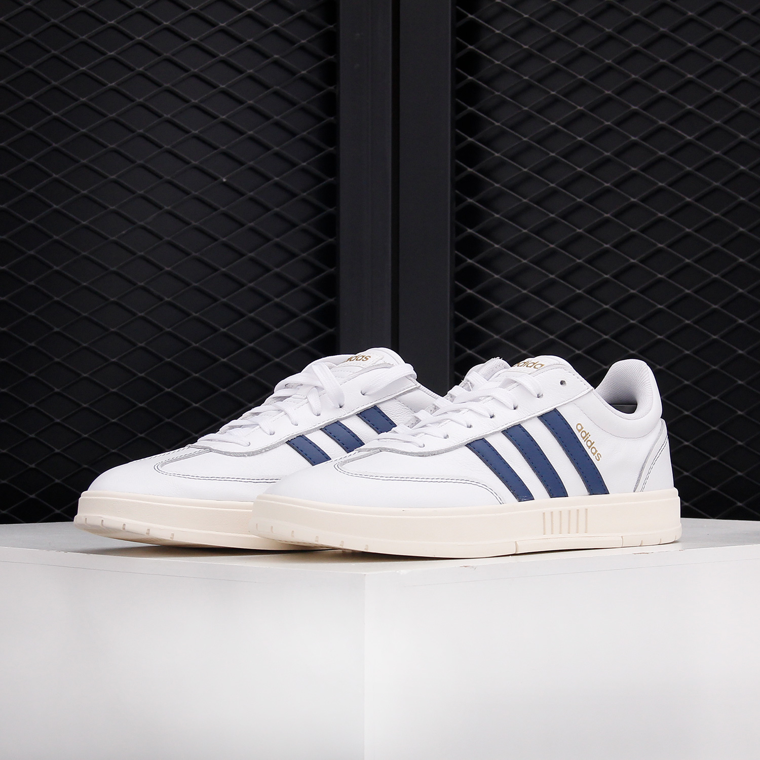 Adidas/阿迪达斯男子休闲运动鞋