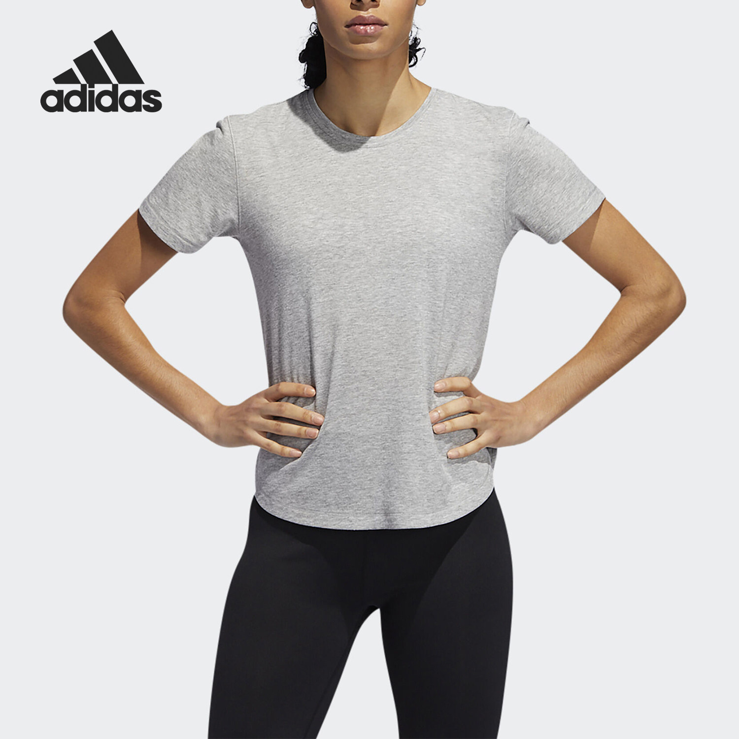 阿迪达斯女士柔软短袖T恤
