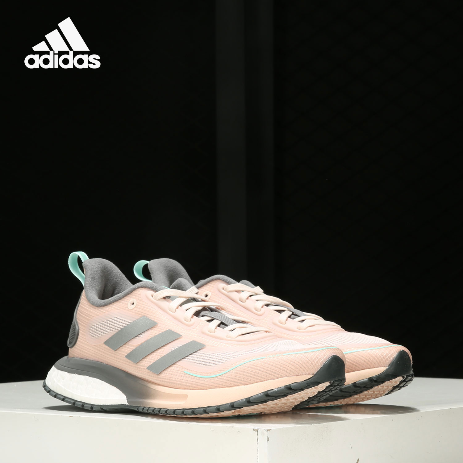 阿迪达斯SUPERNOVA女子跑步鞋